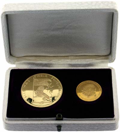 1965 Churchill Gold Medallion Two Coin Set in Presentation Box