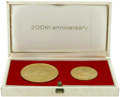 1970captain cook medallion set in presentation case