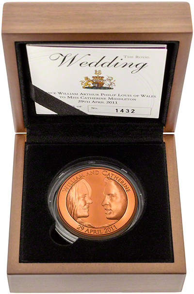 2011 Royal Wedding Gold Five Pound Crown in Presentation Box