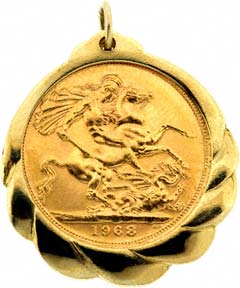 Sovereign Pendant with Curved Base